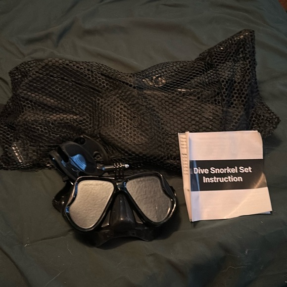 Diving and Snorkeling Kit - Picture 1 of 3